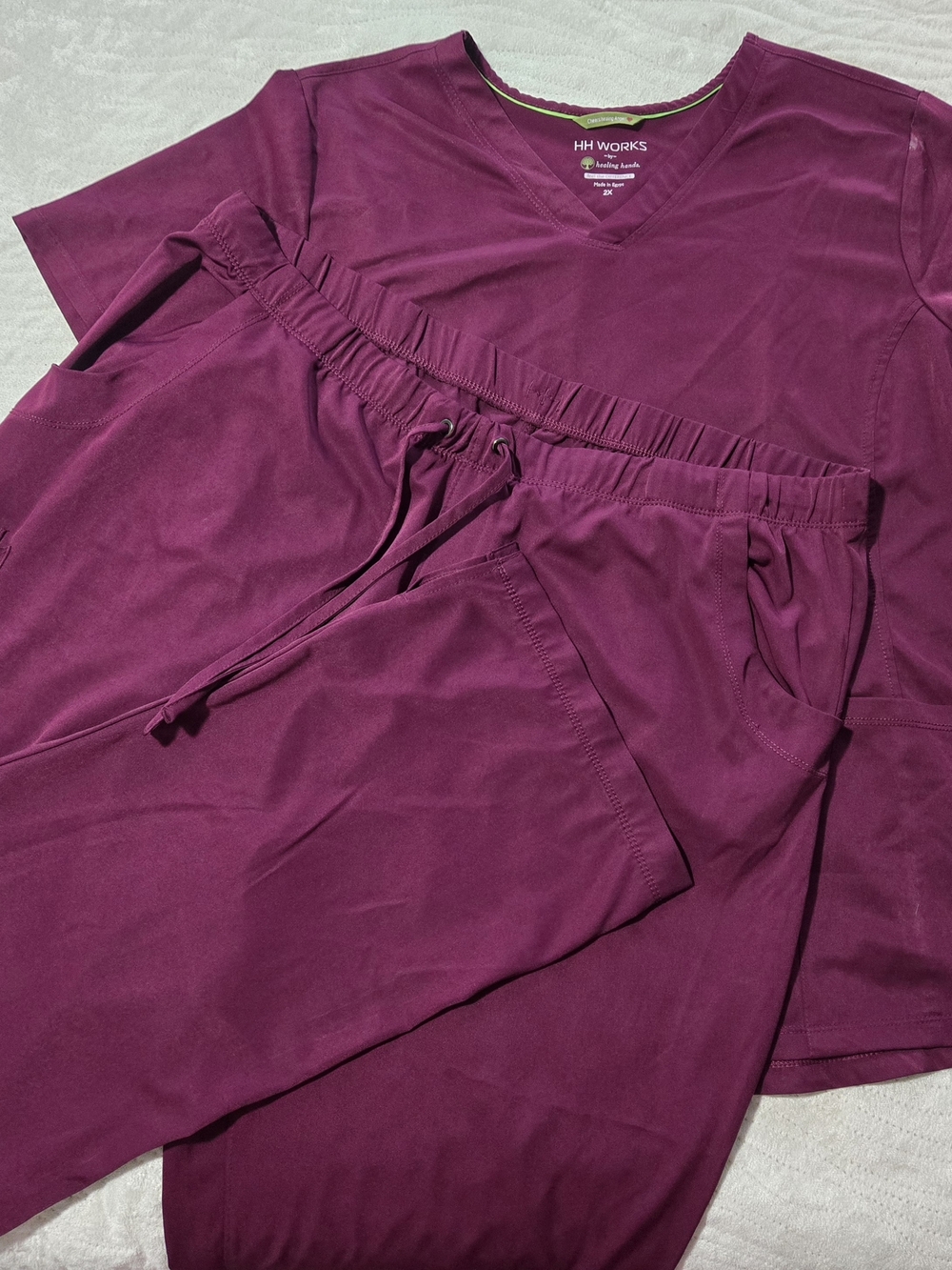 healing hands Women's Scrub Set in Berry